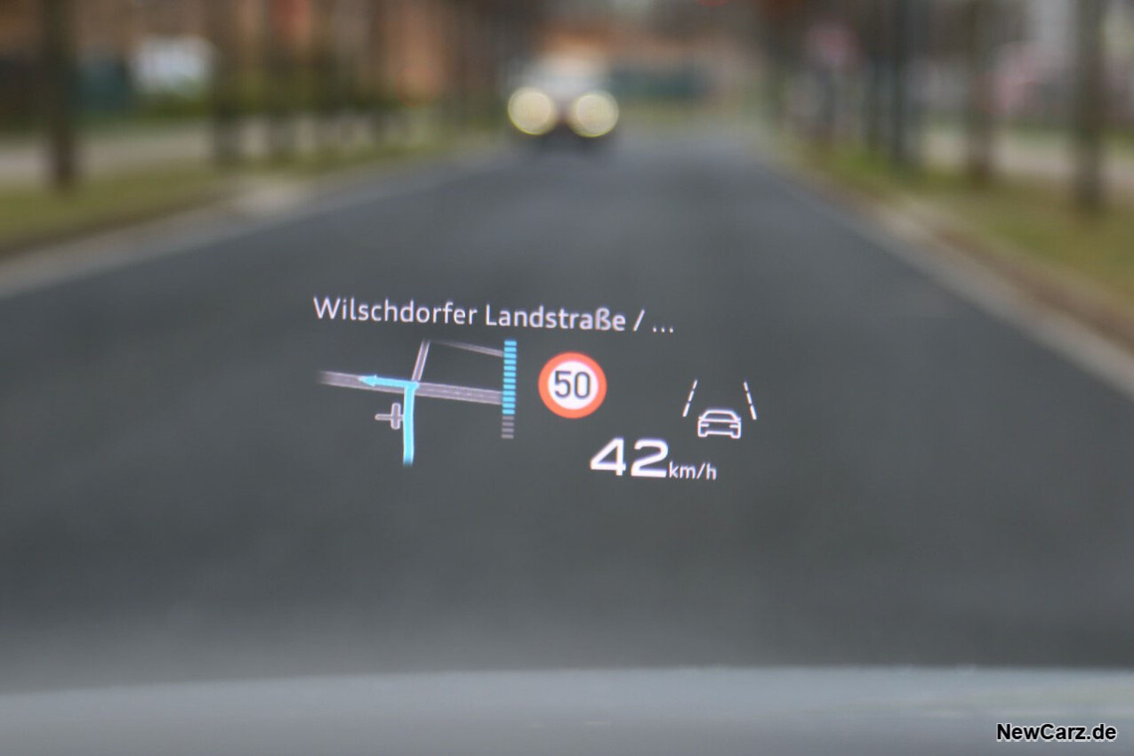 Audi S8 quattro HUD