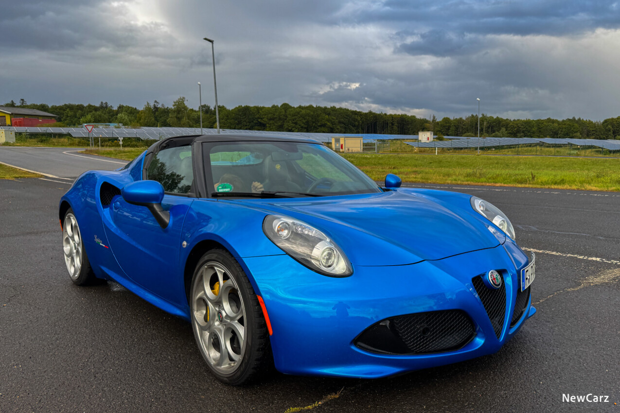 Alfa Romeo 4C Spider Misanoblau