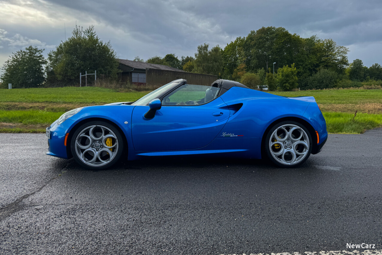Alfa Romeo 4C Spider Seite