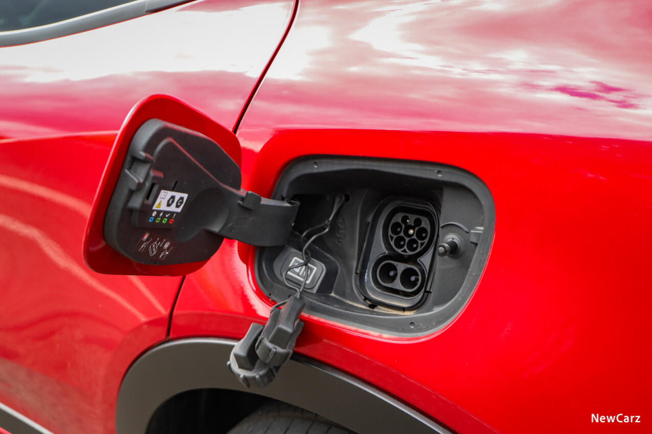 Alfa Romeo Junior Elettrica Ladeport