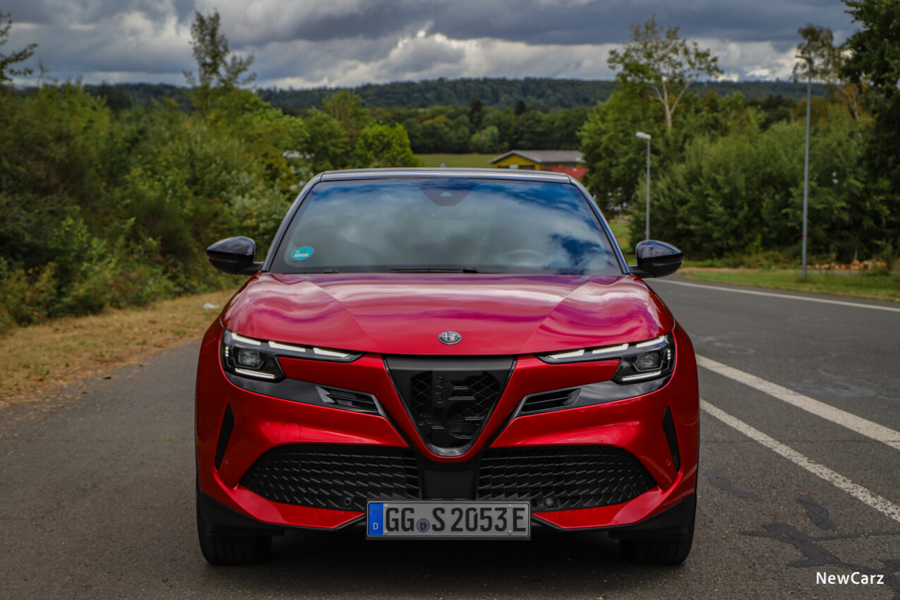 Alfa Romeo Junior Elettrica vorne