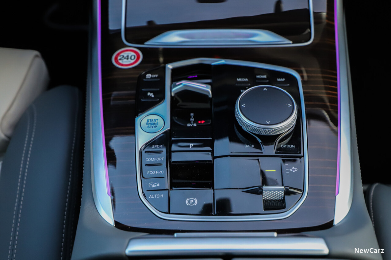 BMW X7 Facelift Mittelkonsole