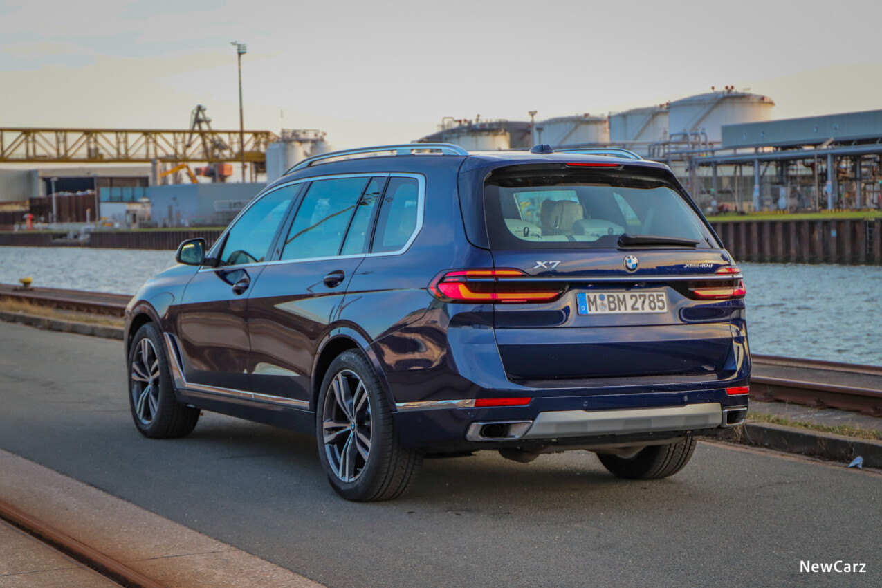 BMW X7 Facelift seitlich hinten