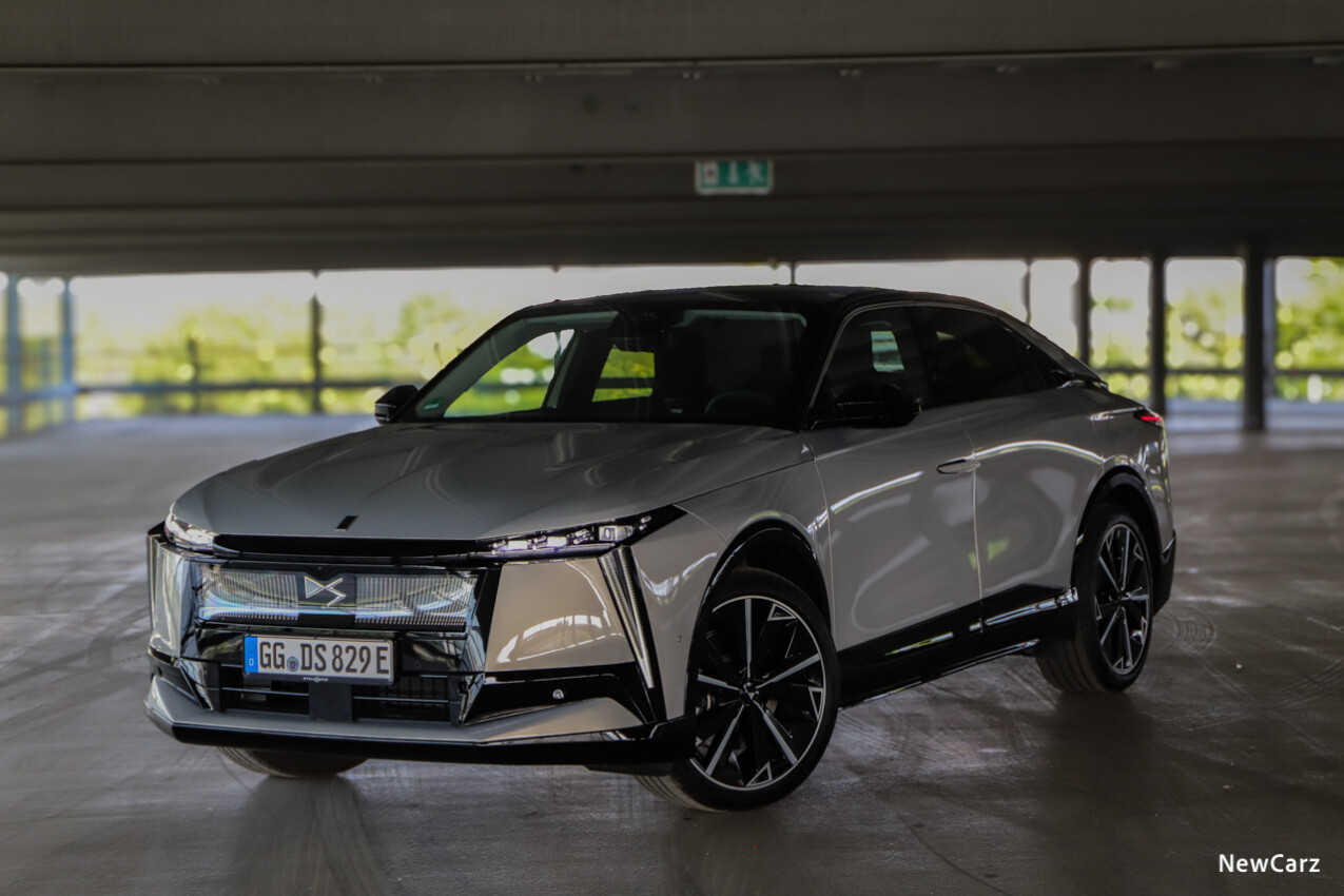 DS No.8 schräg vorne