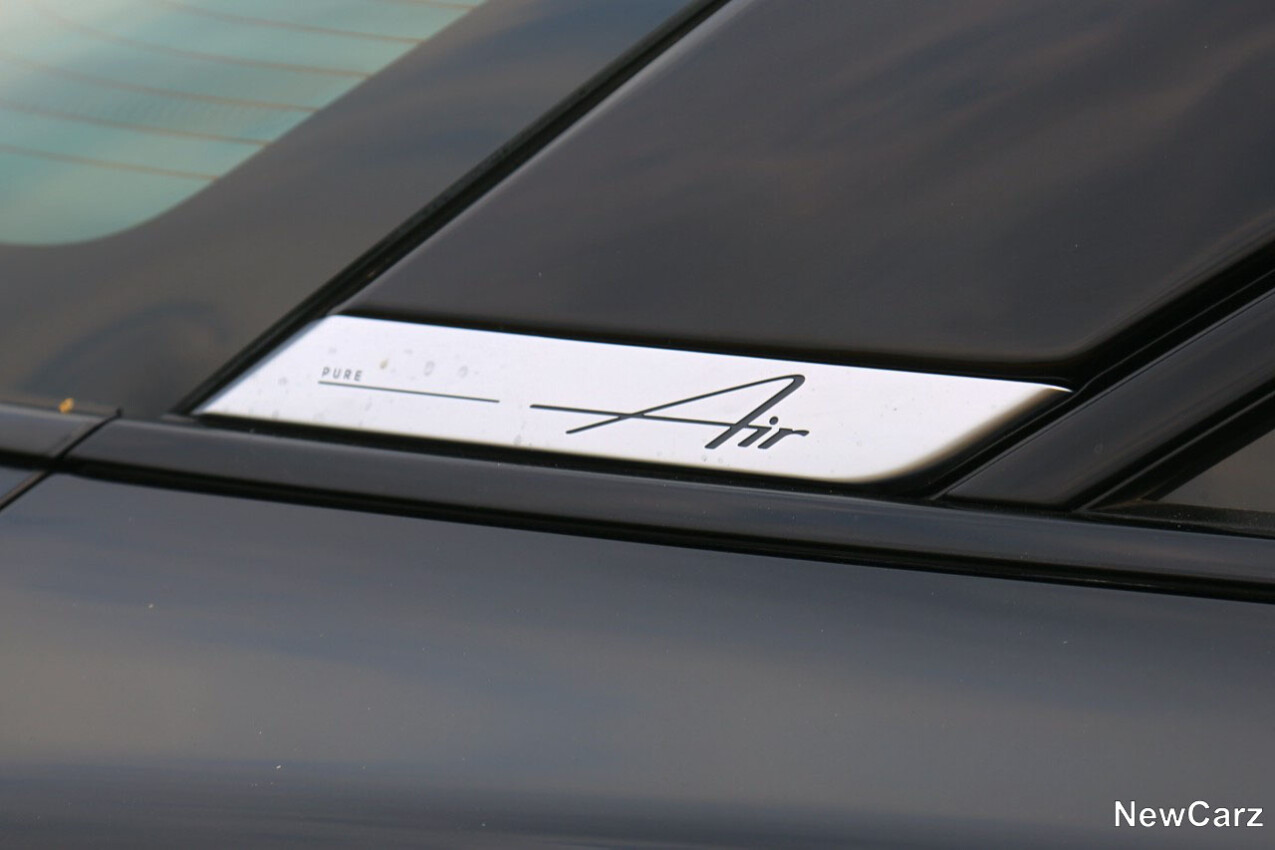 Lucid Air Pure Modellschild C-Säule