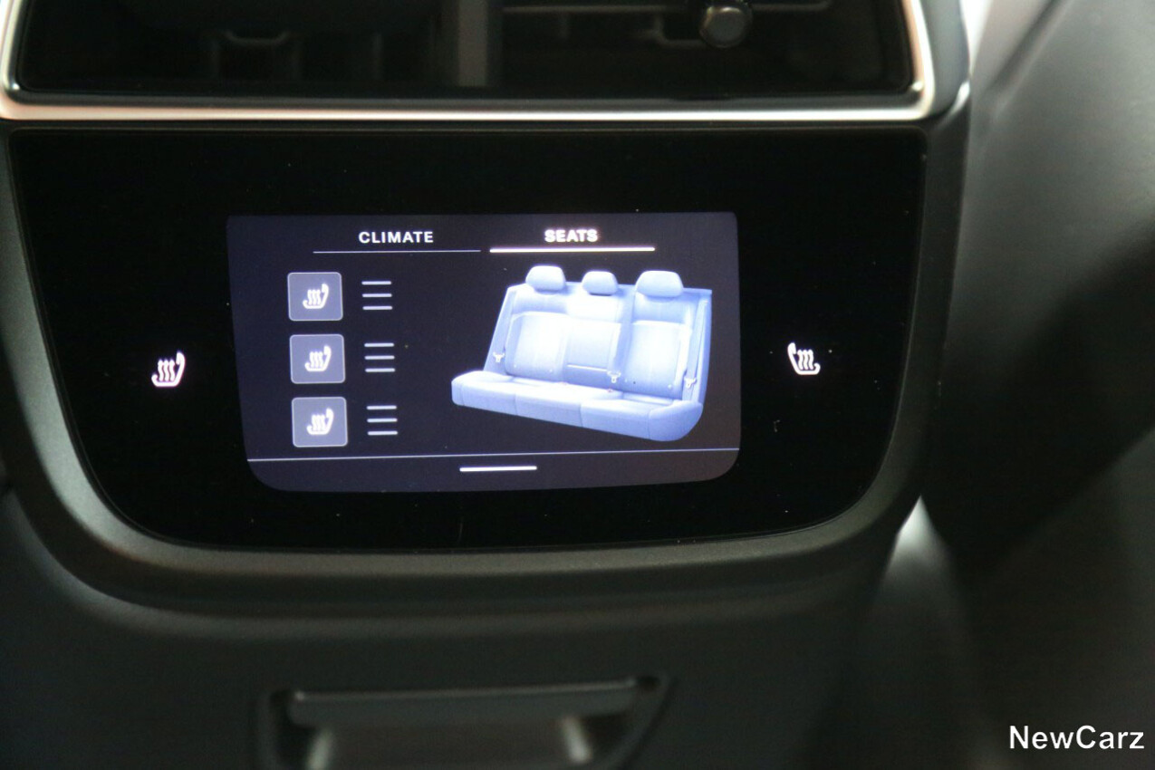 Lucid Air Pure Display Fond