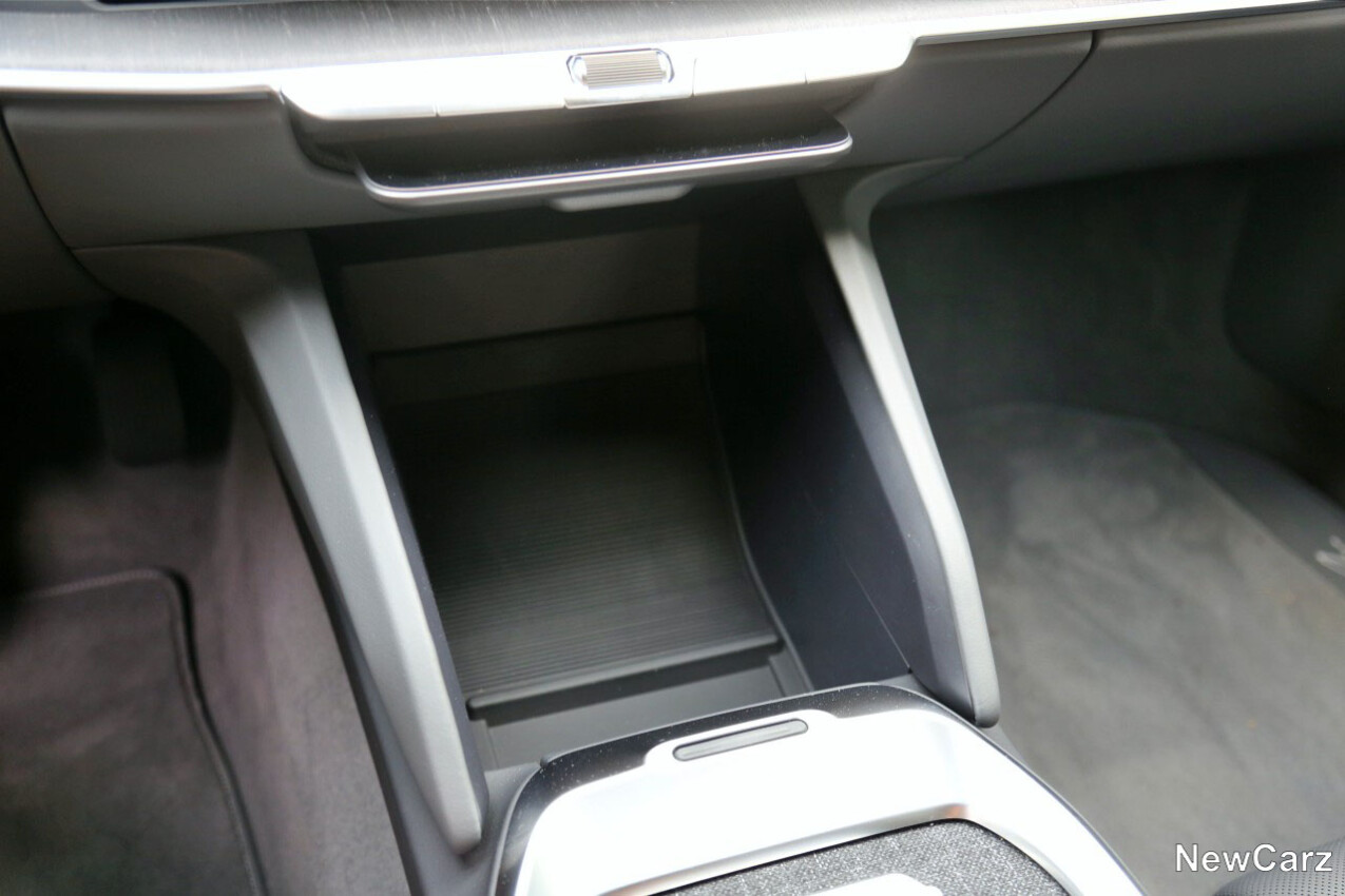 Lucid Air Pure Stauraum Mittelkonsole