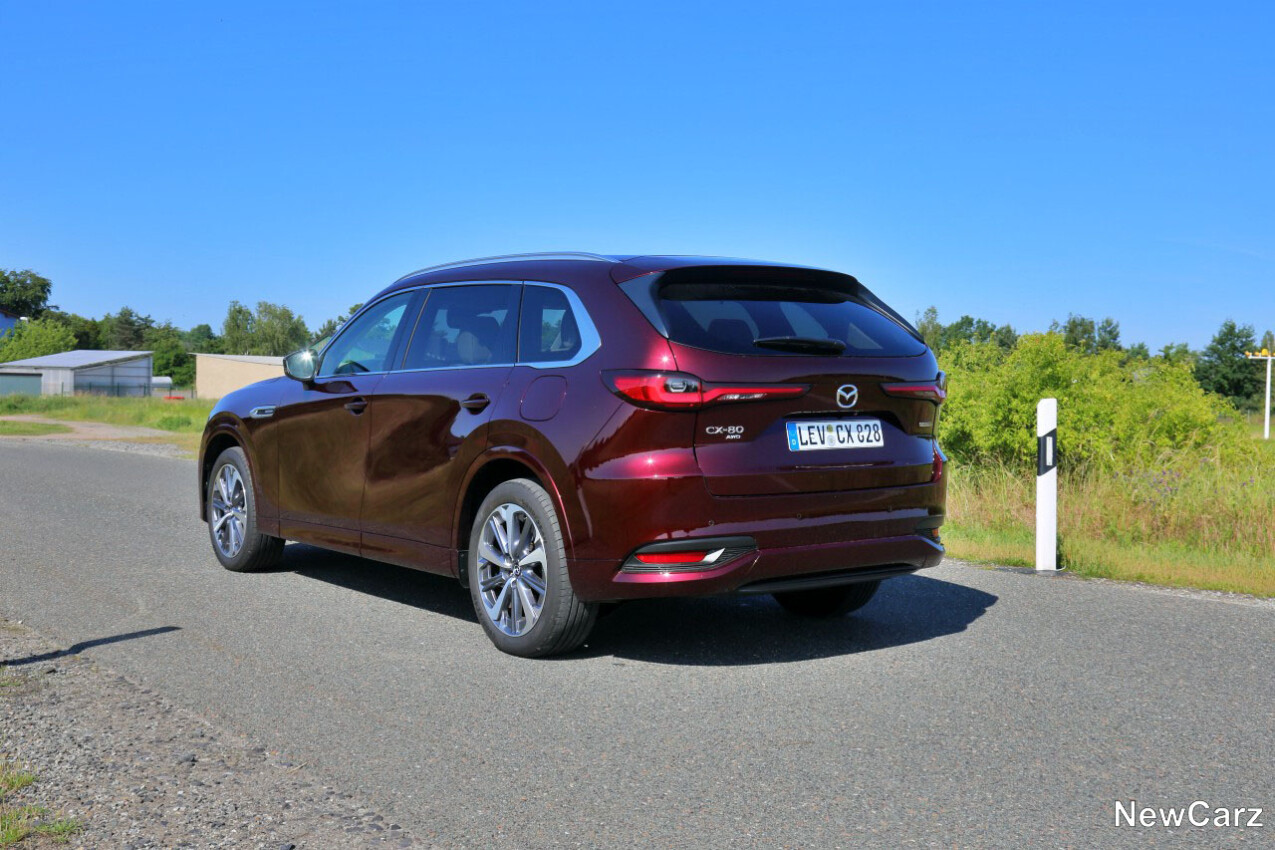 Mazda CX-80 schräg hinten links