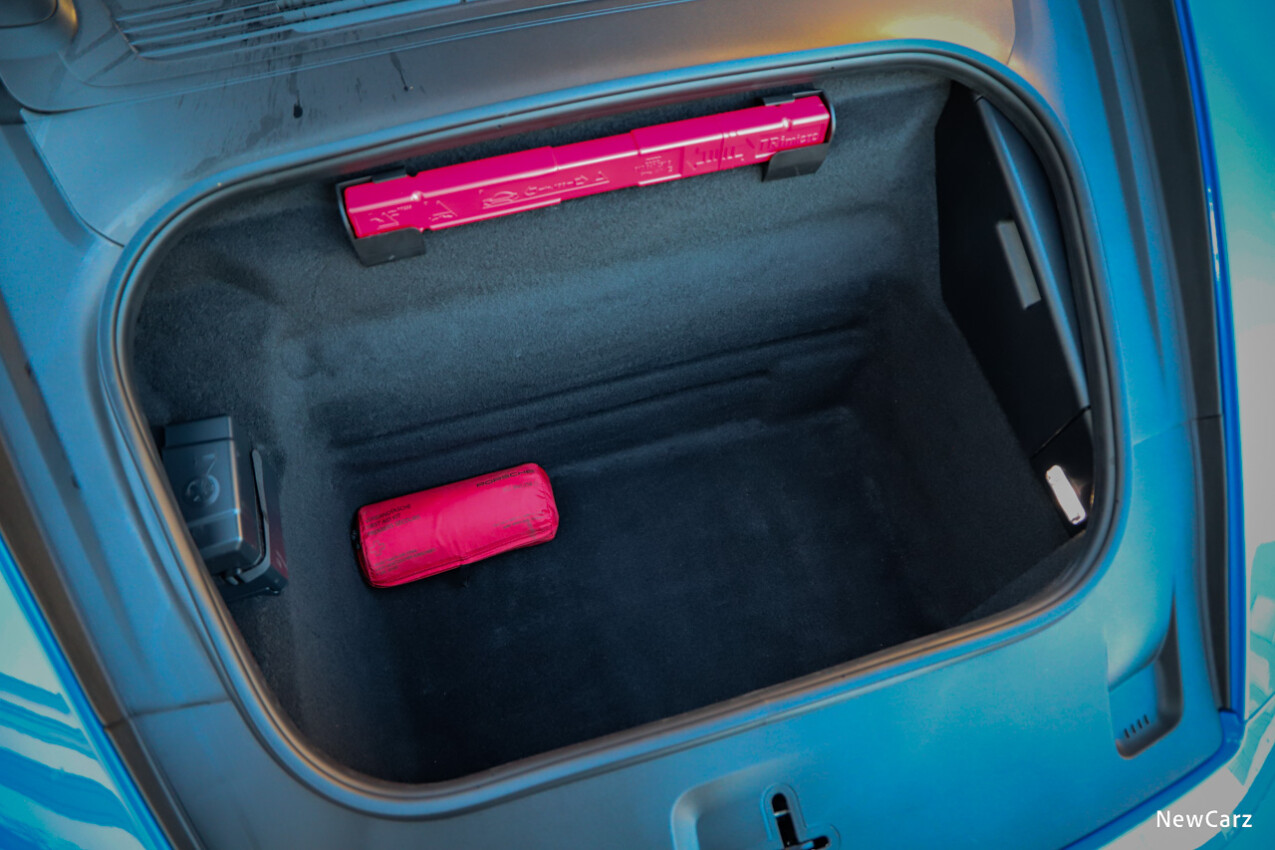 Porsche 911 Carrera T Cabriolet Kofferraum vorne