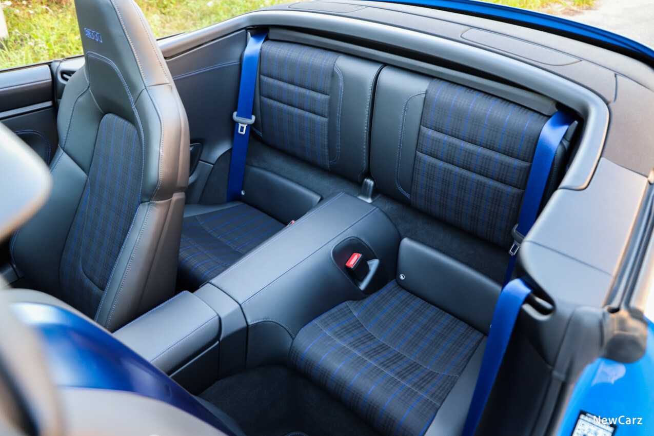 Porsche 911 Carrera T Cabriolet Rücksitze