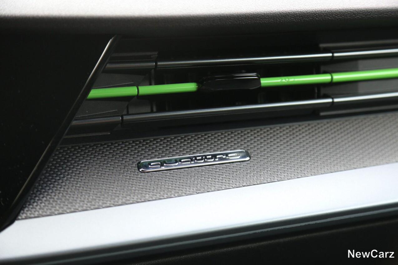 Audi RS3 Sportback quattro-Emblem