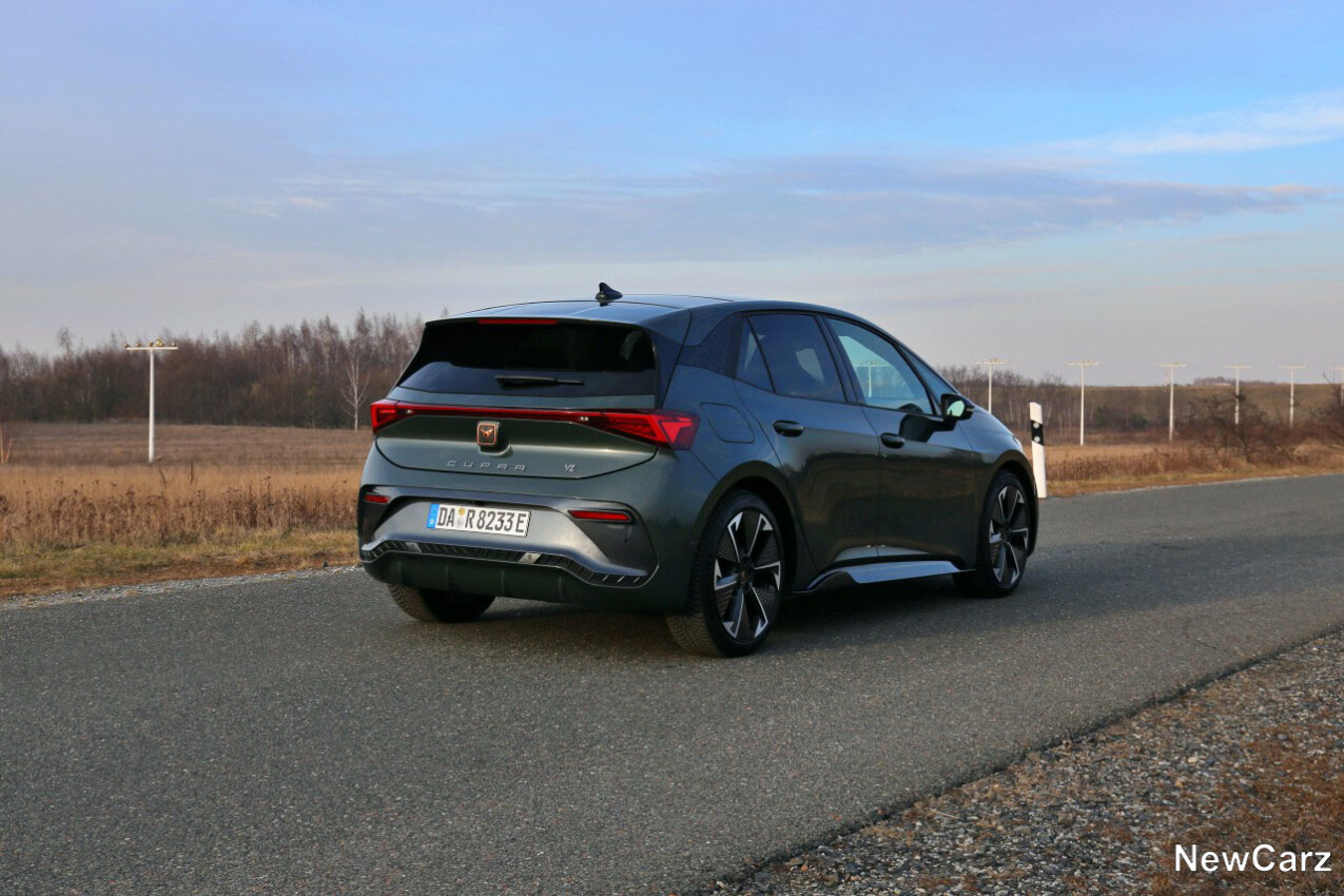 Cupra Born VZ schräg hinten rechts