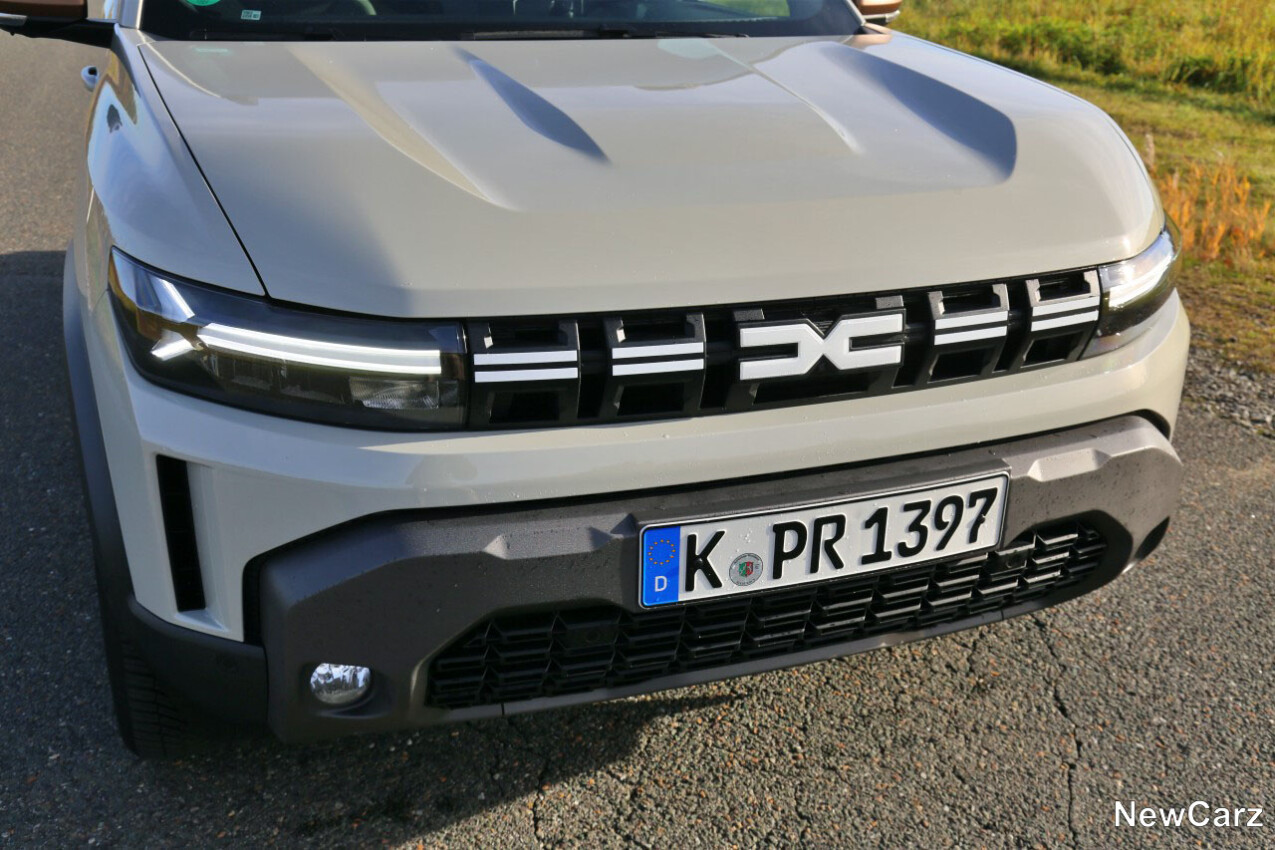 Dacia Duster Mild Hybrid 130 4x4 Frontgrill