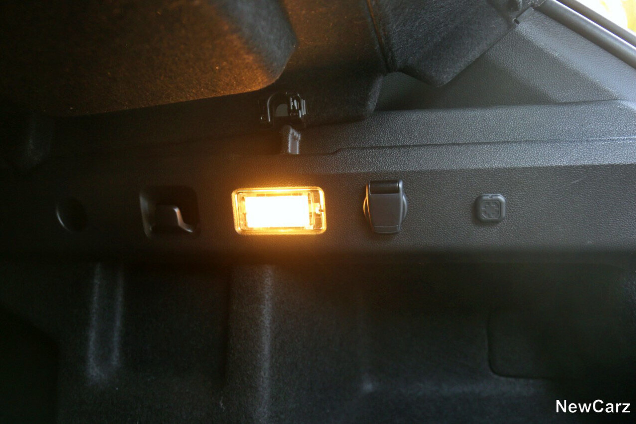 Dacia Duster Mild Hybrid 130 4x4 Kofferraumdetails