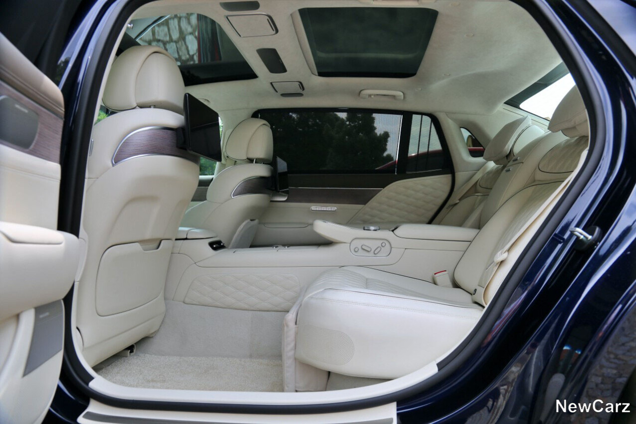 Genesis G90 LWB Fond