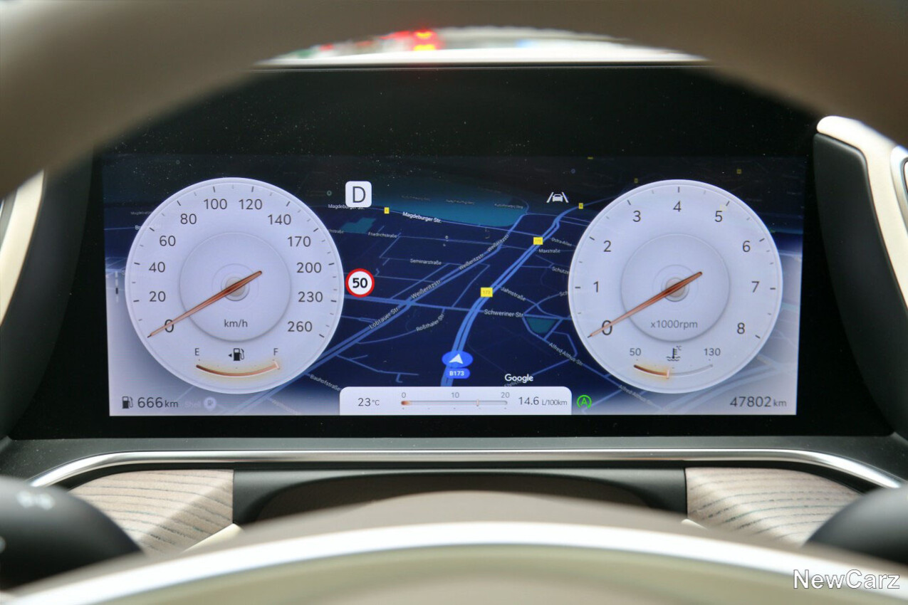 Genesis G90 LWB Cockpit