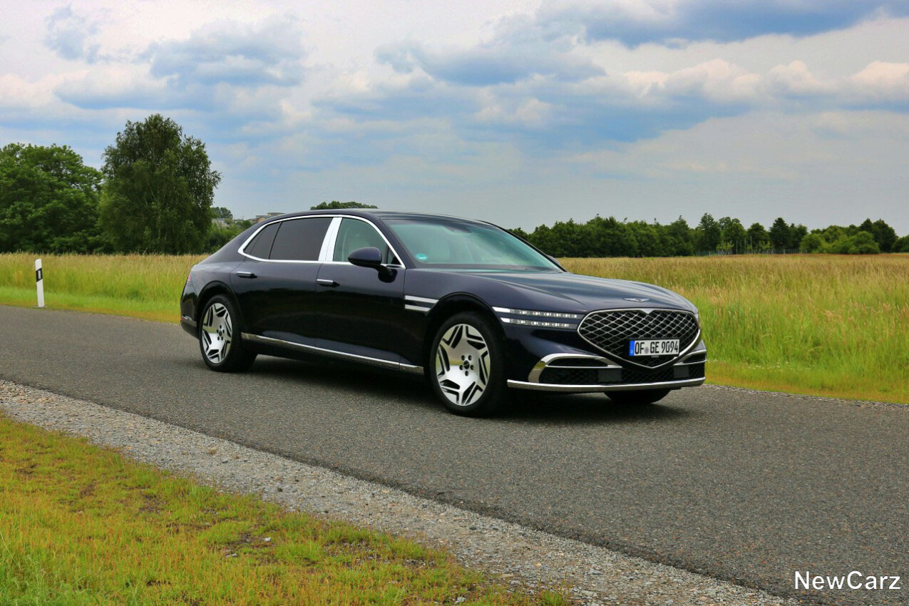 Genesis G90 LWB vorn rechts