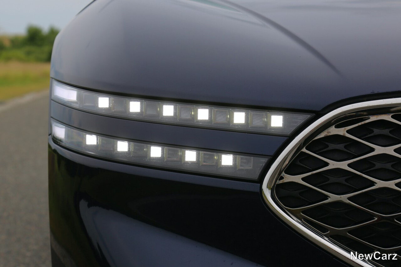 Genesis G90 LWB Tagfahrlicht