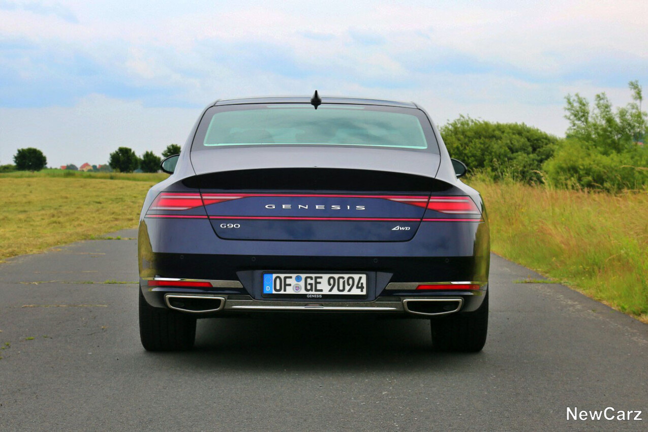 Genesis G90 LWB Heck