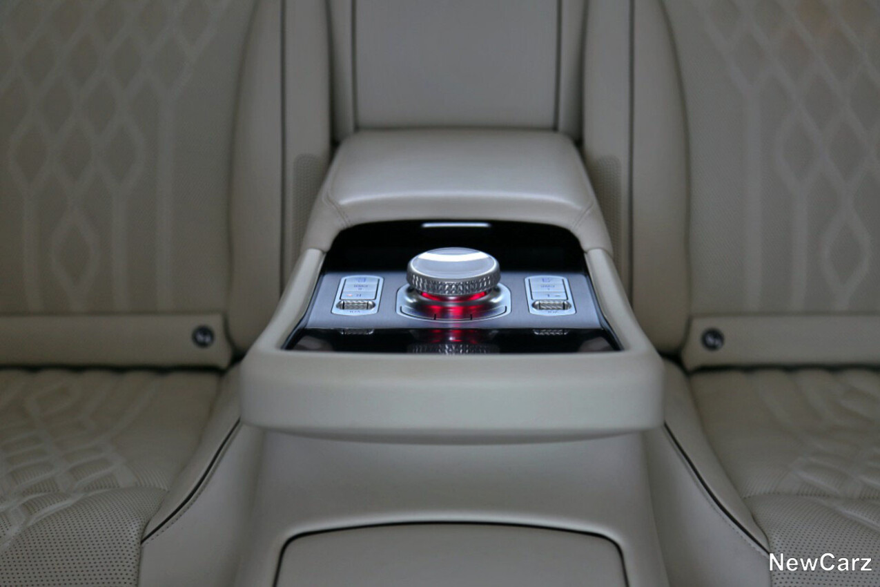 Genesis G90 LWB Rear Entertainment Bedieneinheit