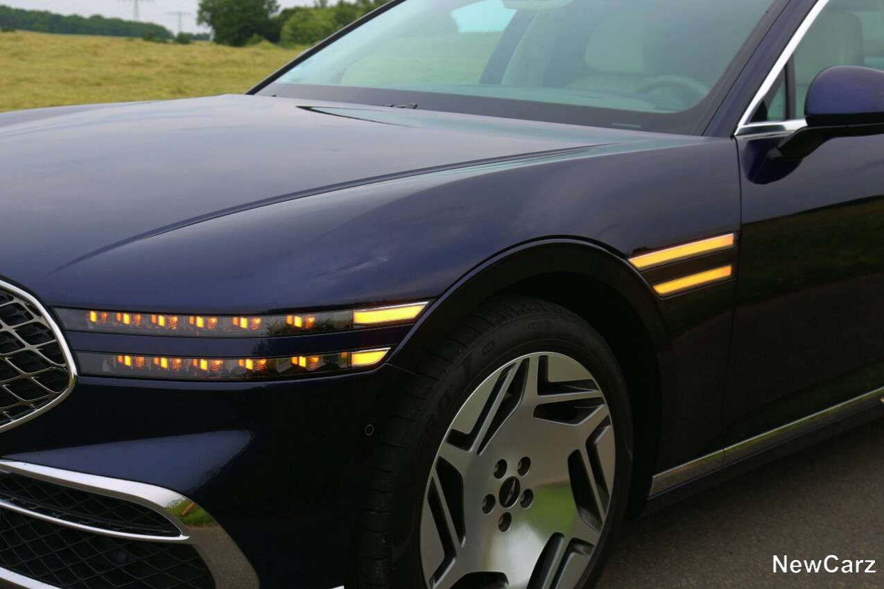 Genesis G90 LWB Blinklicht