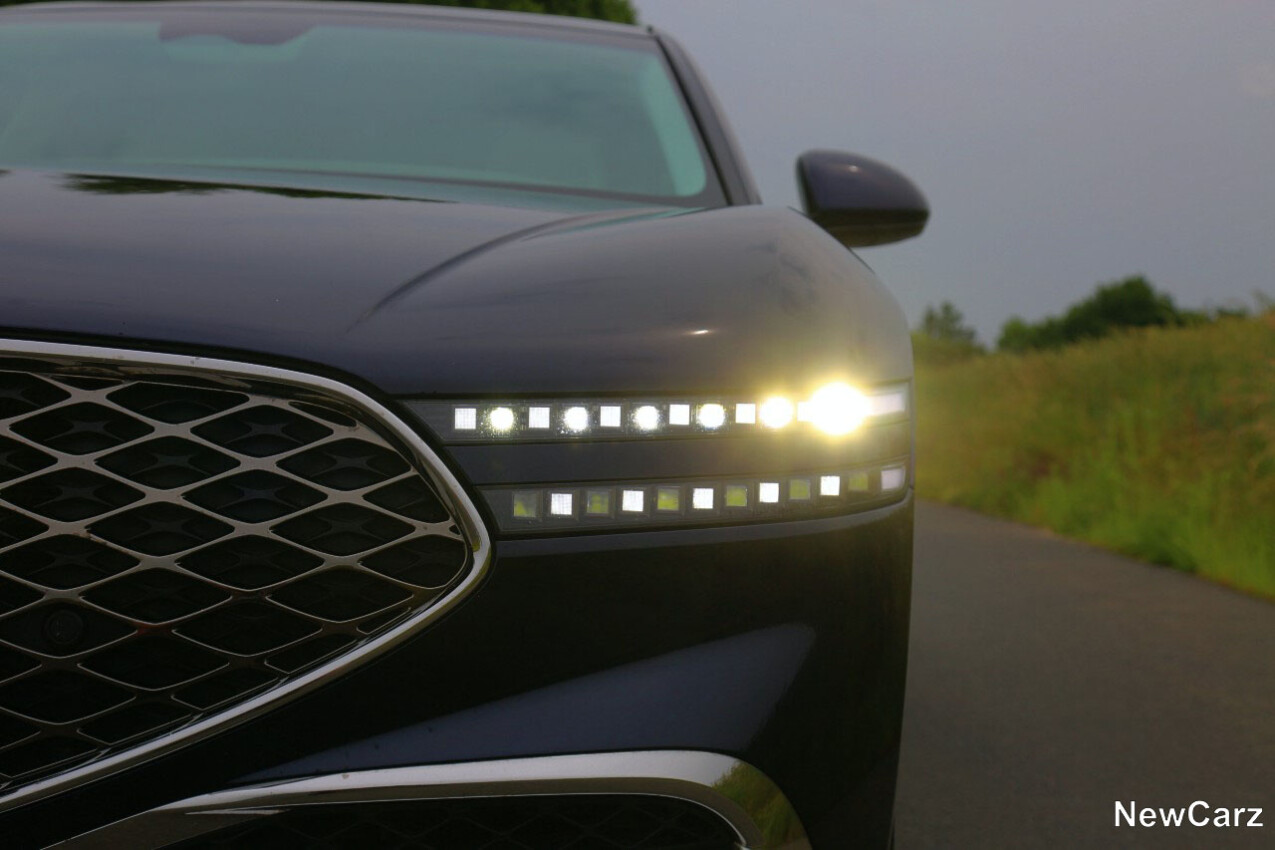 Genesis G90 LWB Matrix-LED