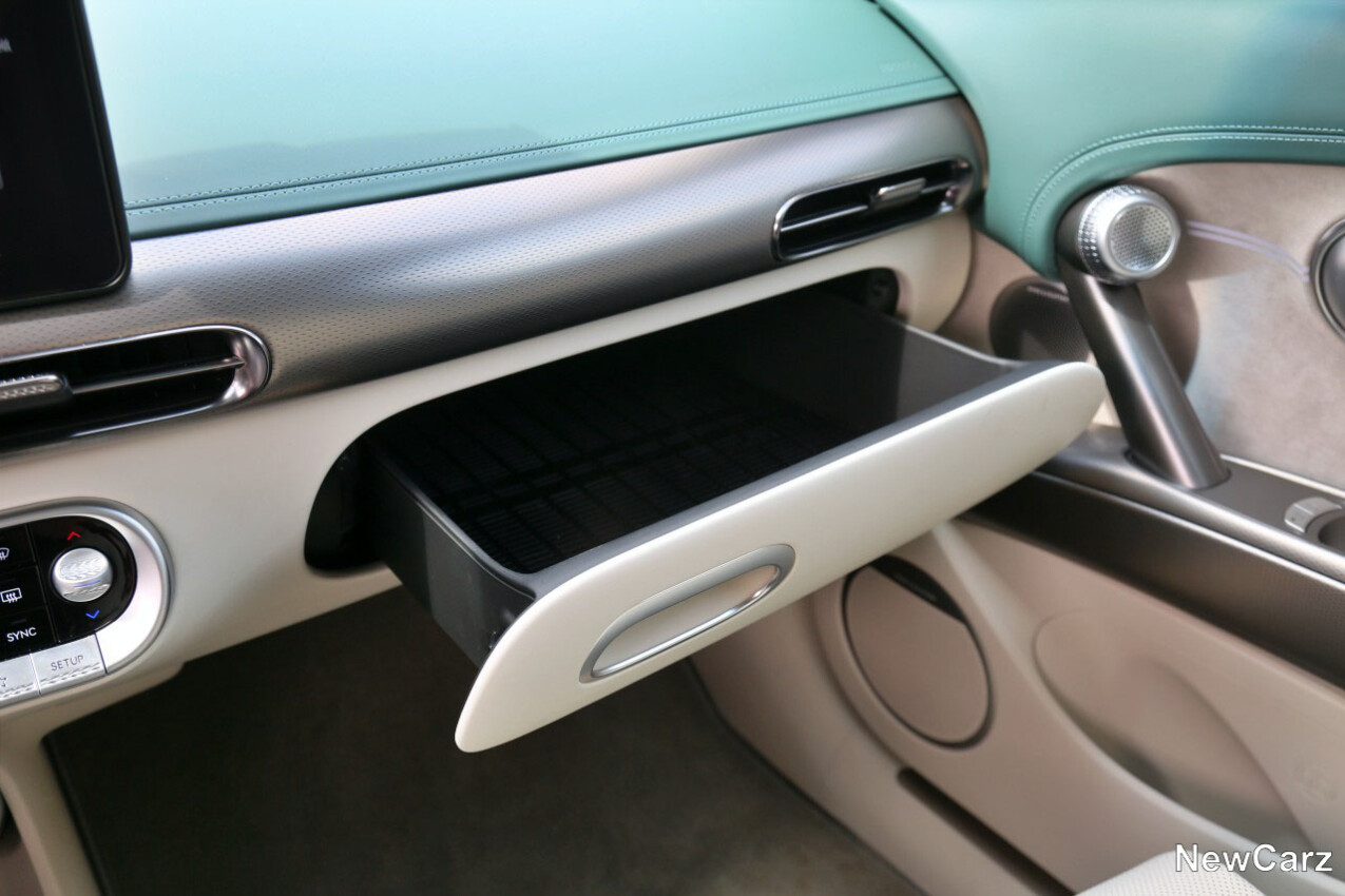 Genesis GV60 Handschuhfach