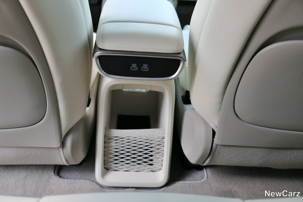 Genesis GV60 Ablage Fond