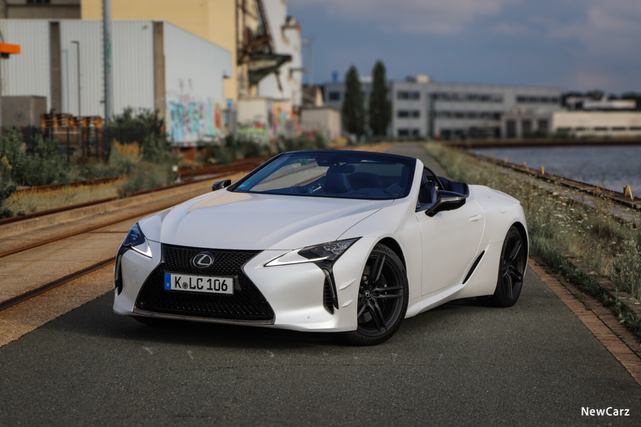 Lexus LC 500 Ultimate Edition Verdeck offen 