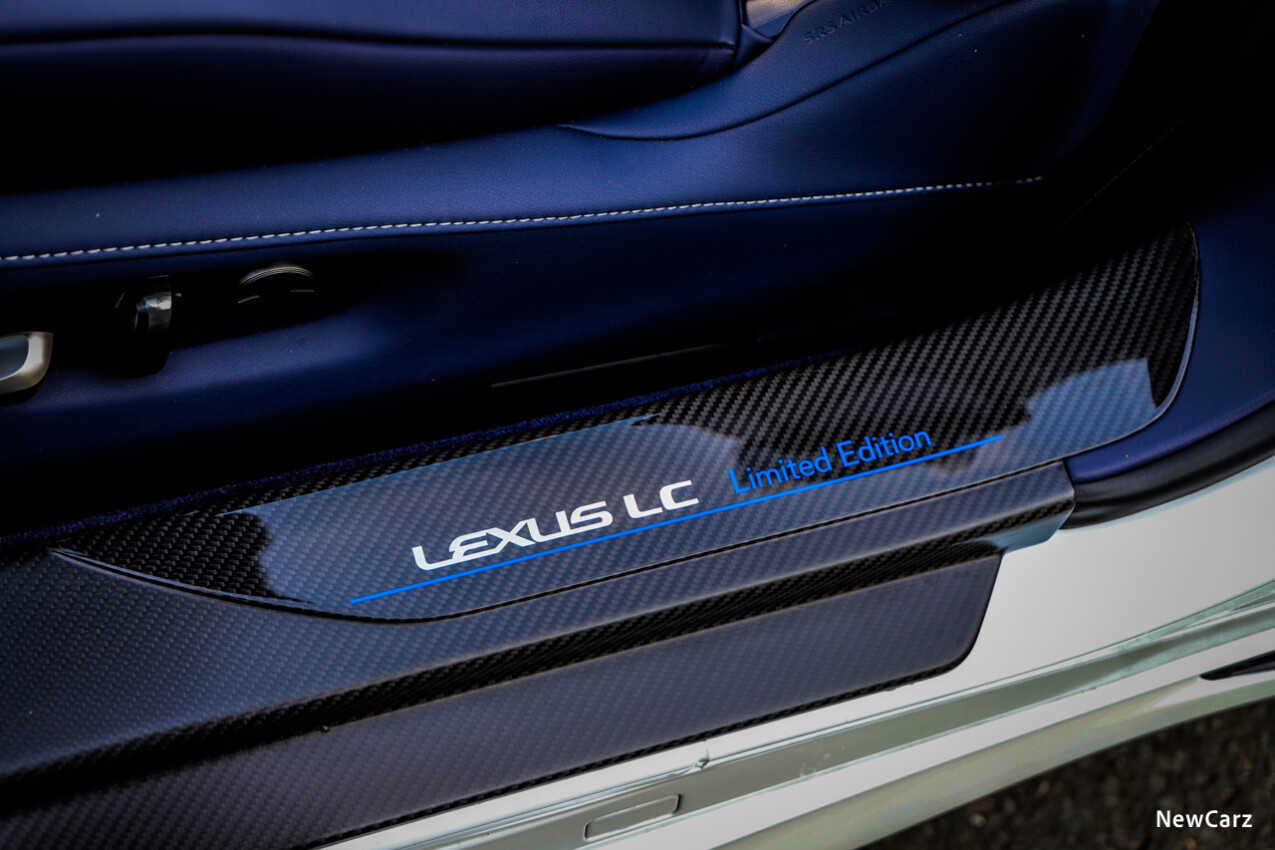 Lexus LC 500 Ultimate Edition Carbonleiste Einstieg