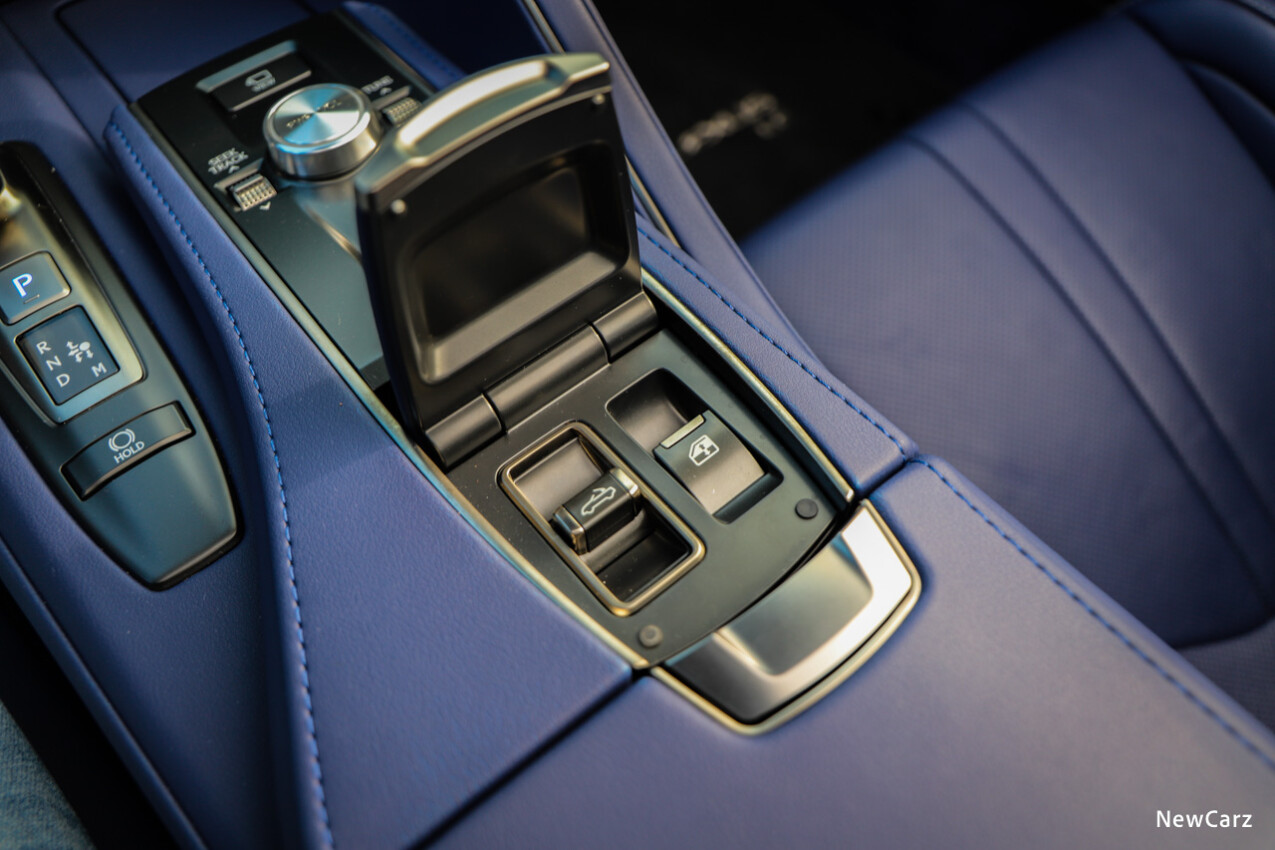 Lexus LC 500 Ultimate Edition Verdecksteuerung