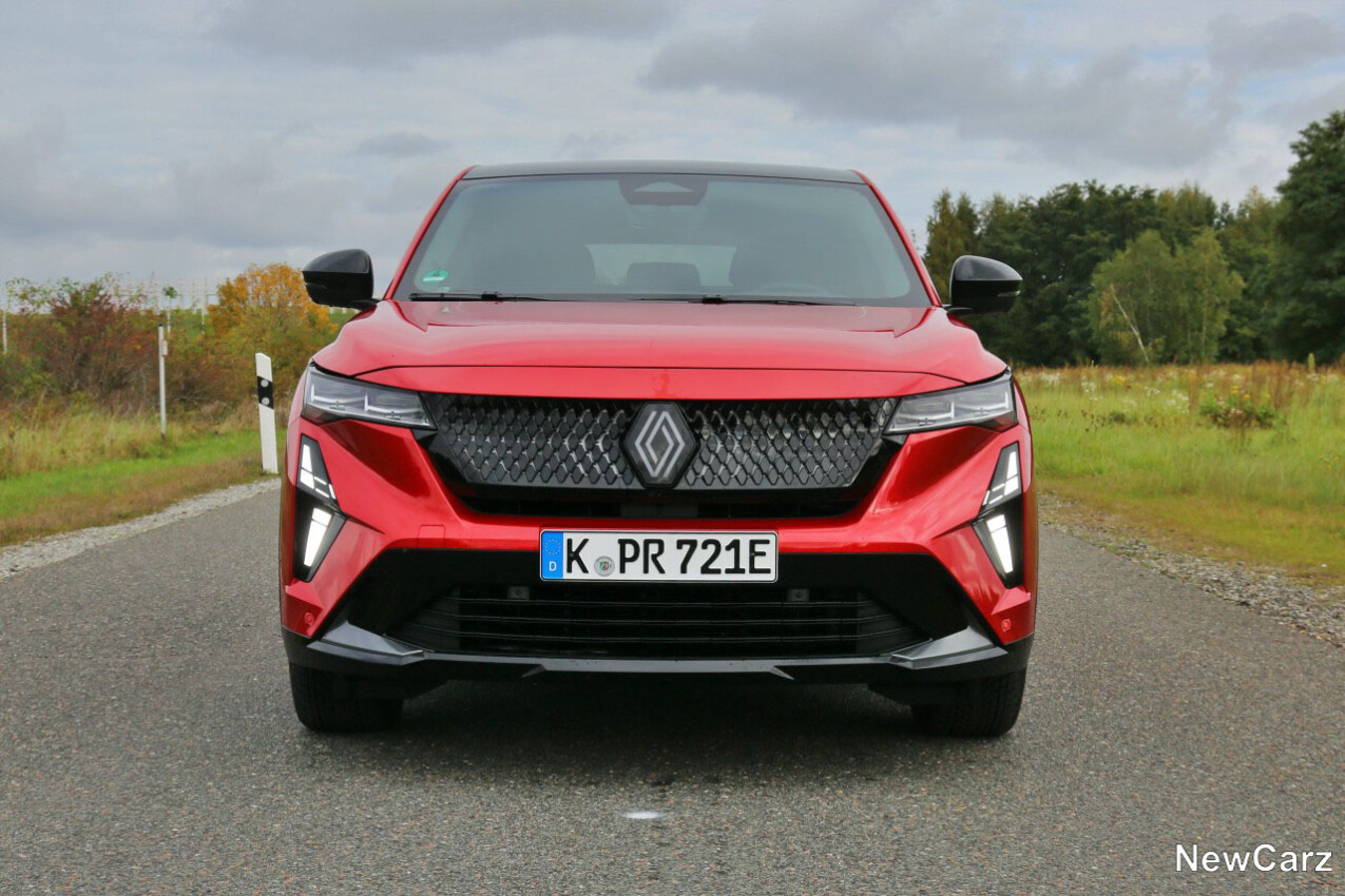 Renault Rafale PHEV Front