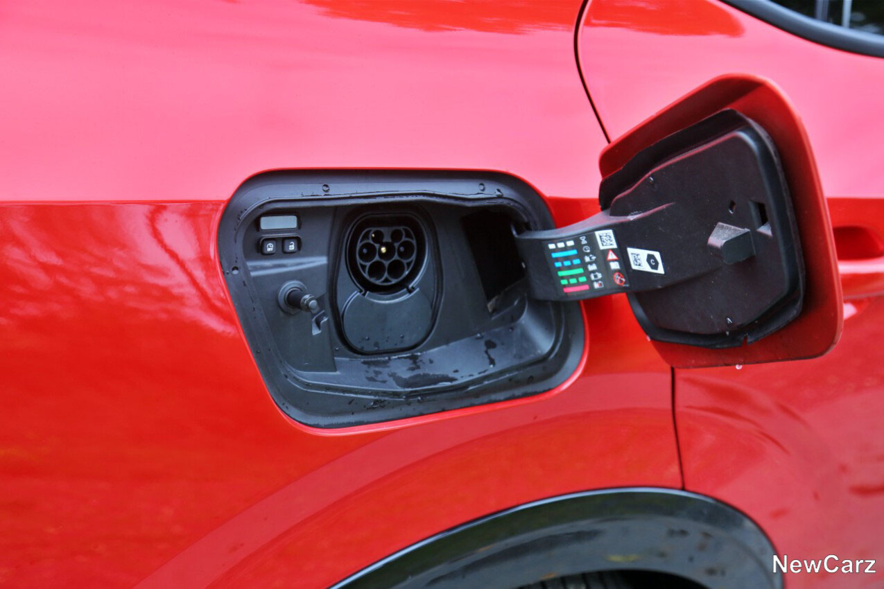 Renault Rafale PHEV Ladeanschluss