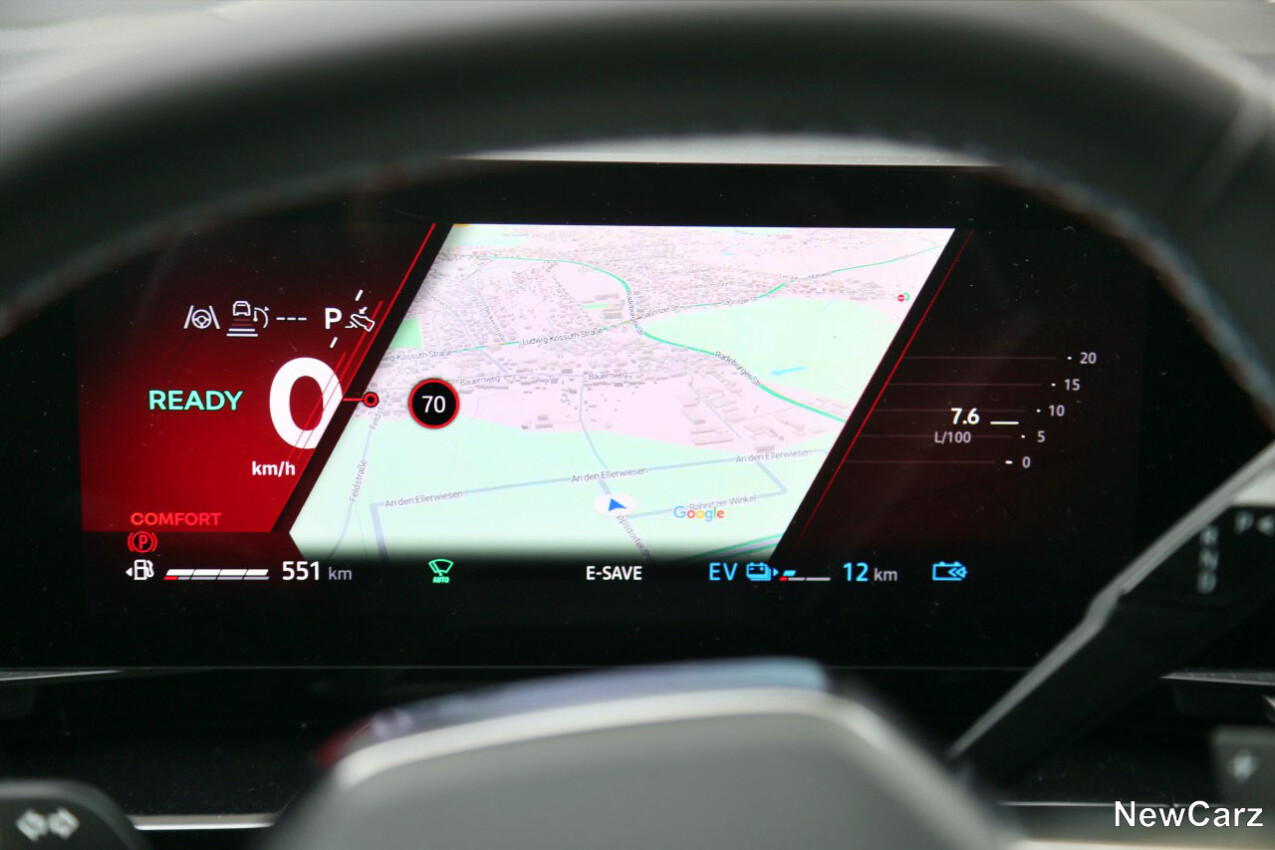 Renault Rafale PHEV Cockpit