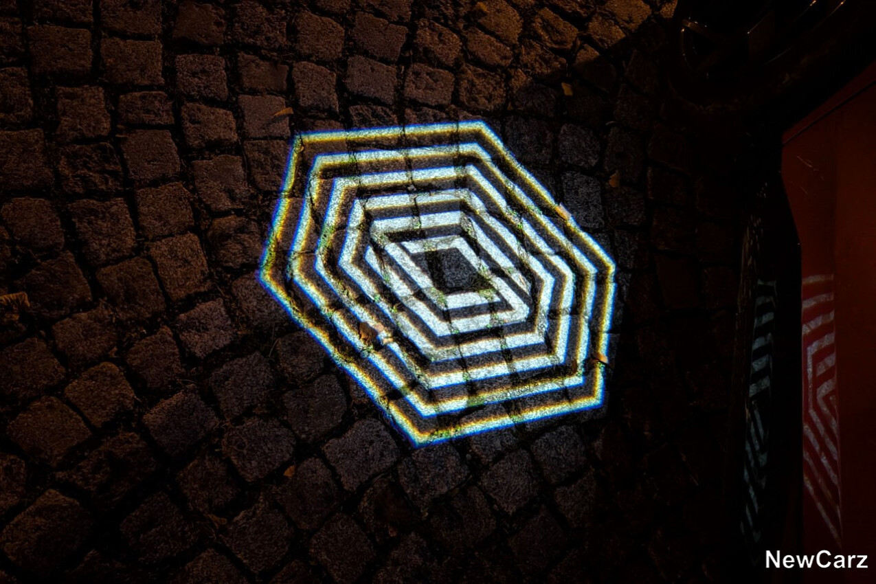 Renault Rafale PHEV Spiegelprojezierung