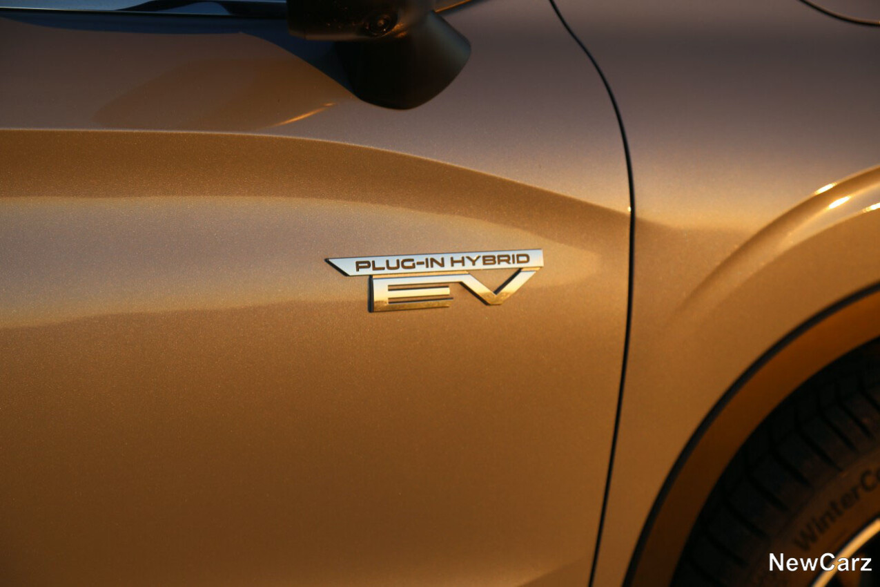 Mitsubishi Outlander 4 PHEV Emblem