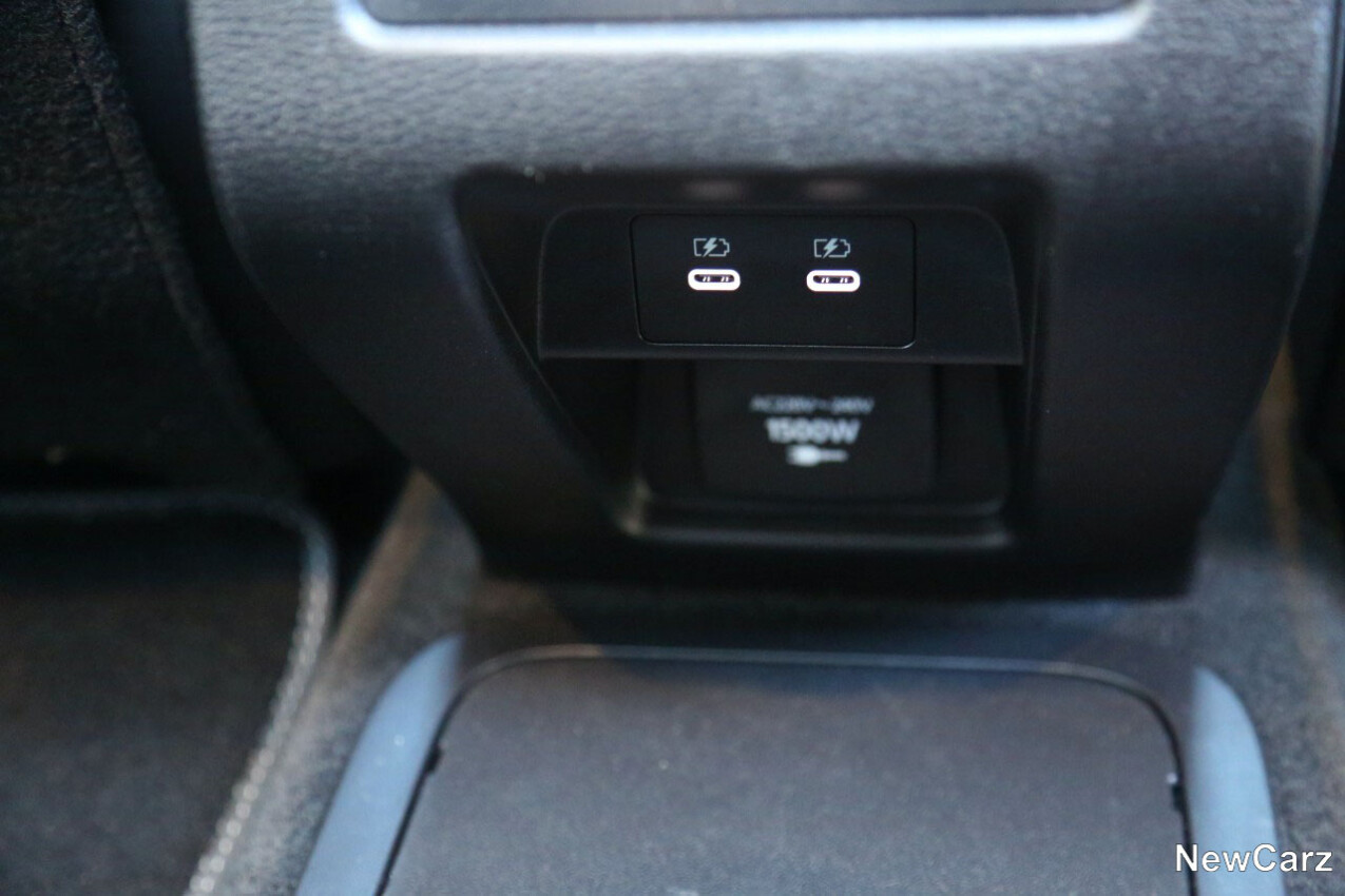 Mitsubishi Outlander 4 PHEV USB-C