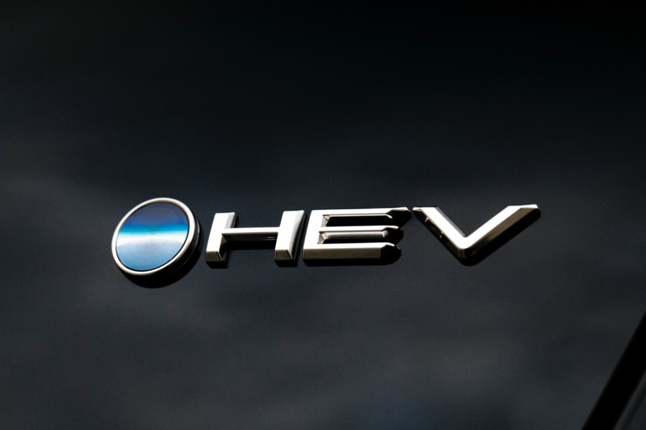 Toyota Aygo X HEV-Badge