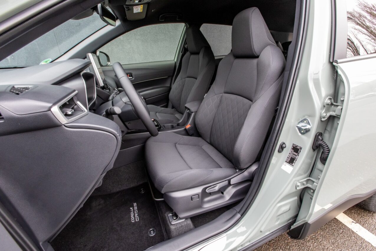Toyota Corolla Cross Facelift Vordersitze