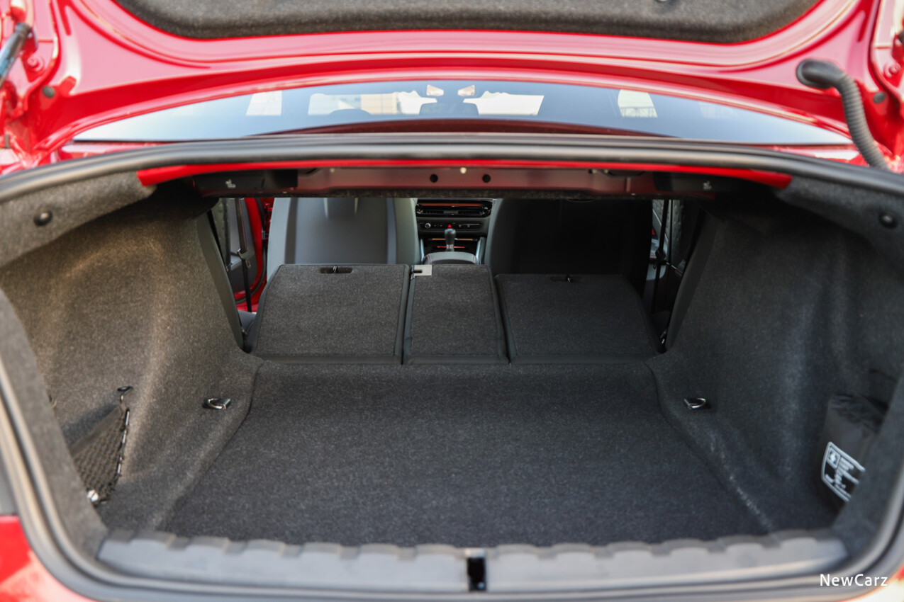 BMW M2 Coupé Kofferraum komplett