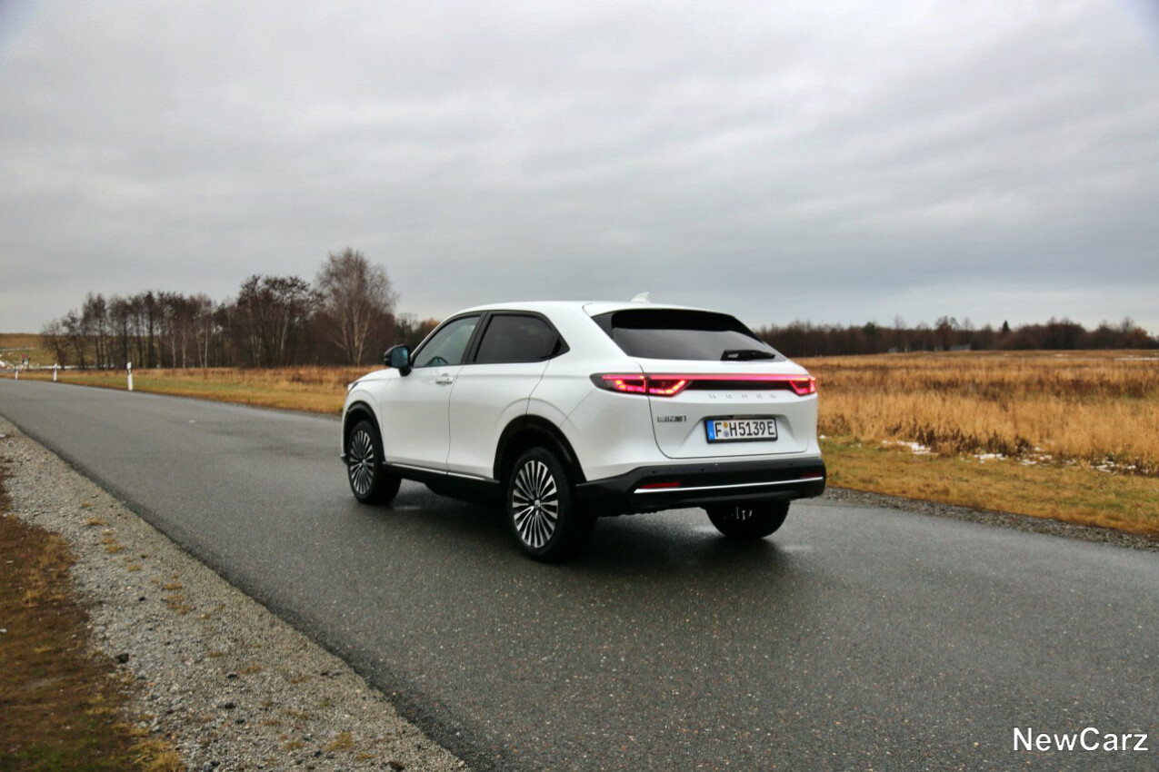 Honda e:NY1 schräg hinten links