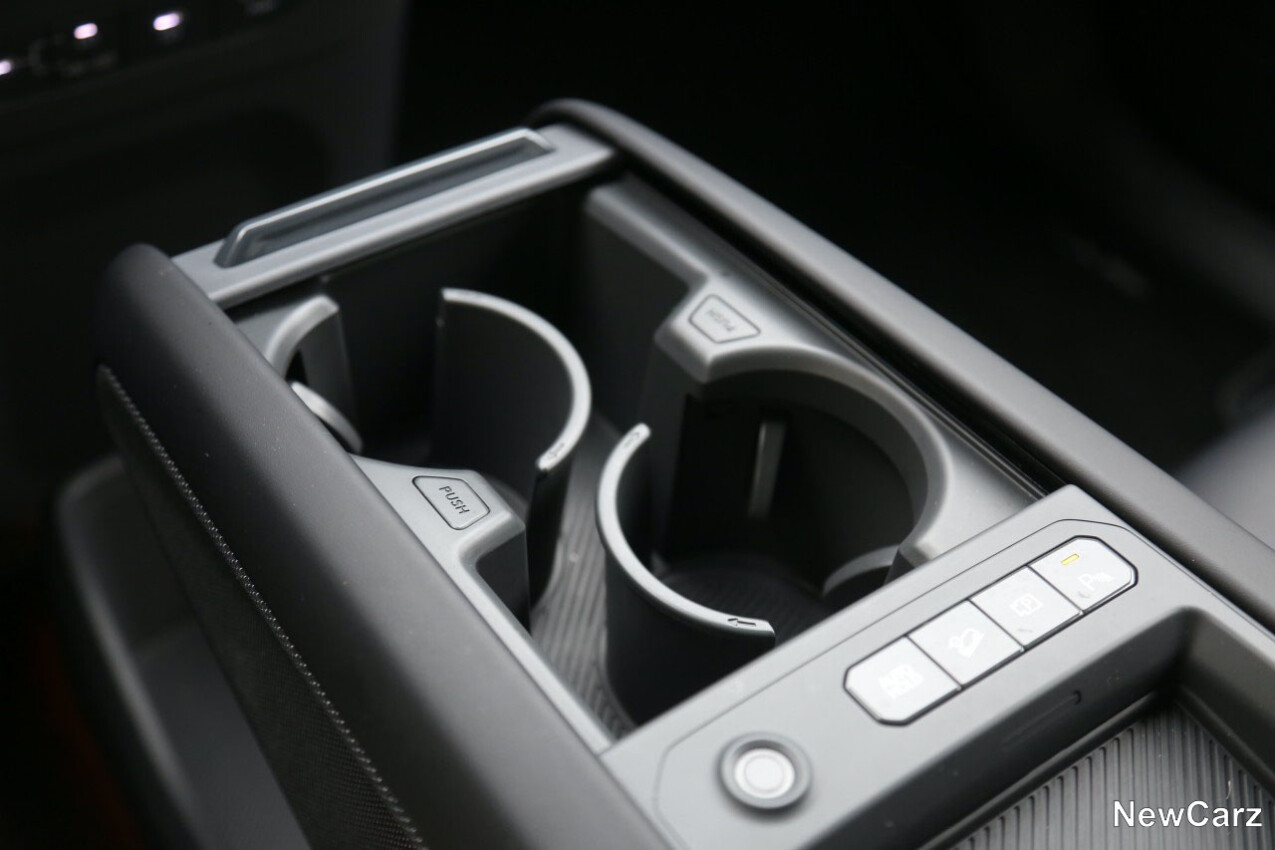 Kia EV9 AWD Getränkehalter