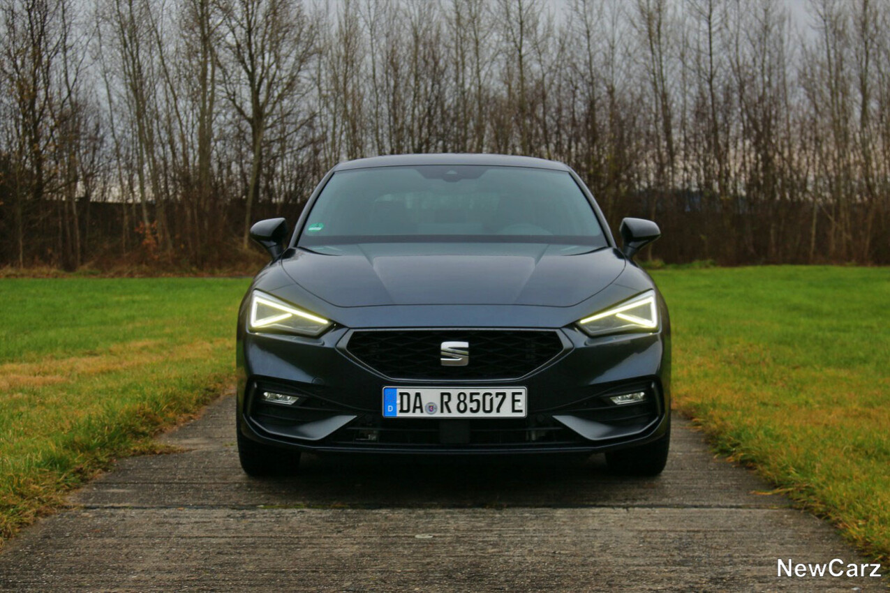 Seat Leon ST e-Hybrid Black Edition Front