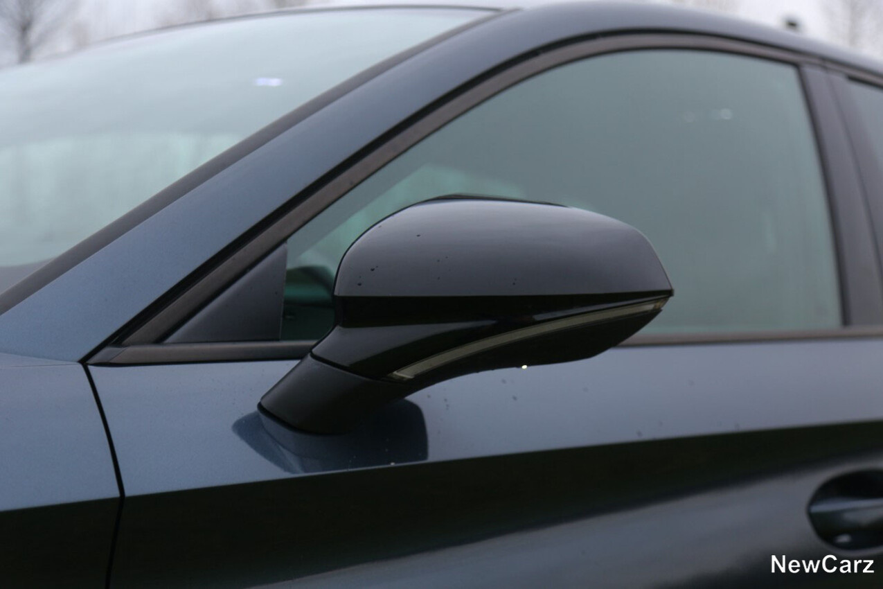 Seat Leon e-Hybrid Black Edition Außenspiegel