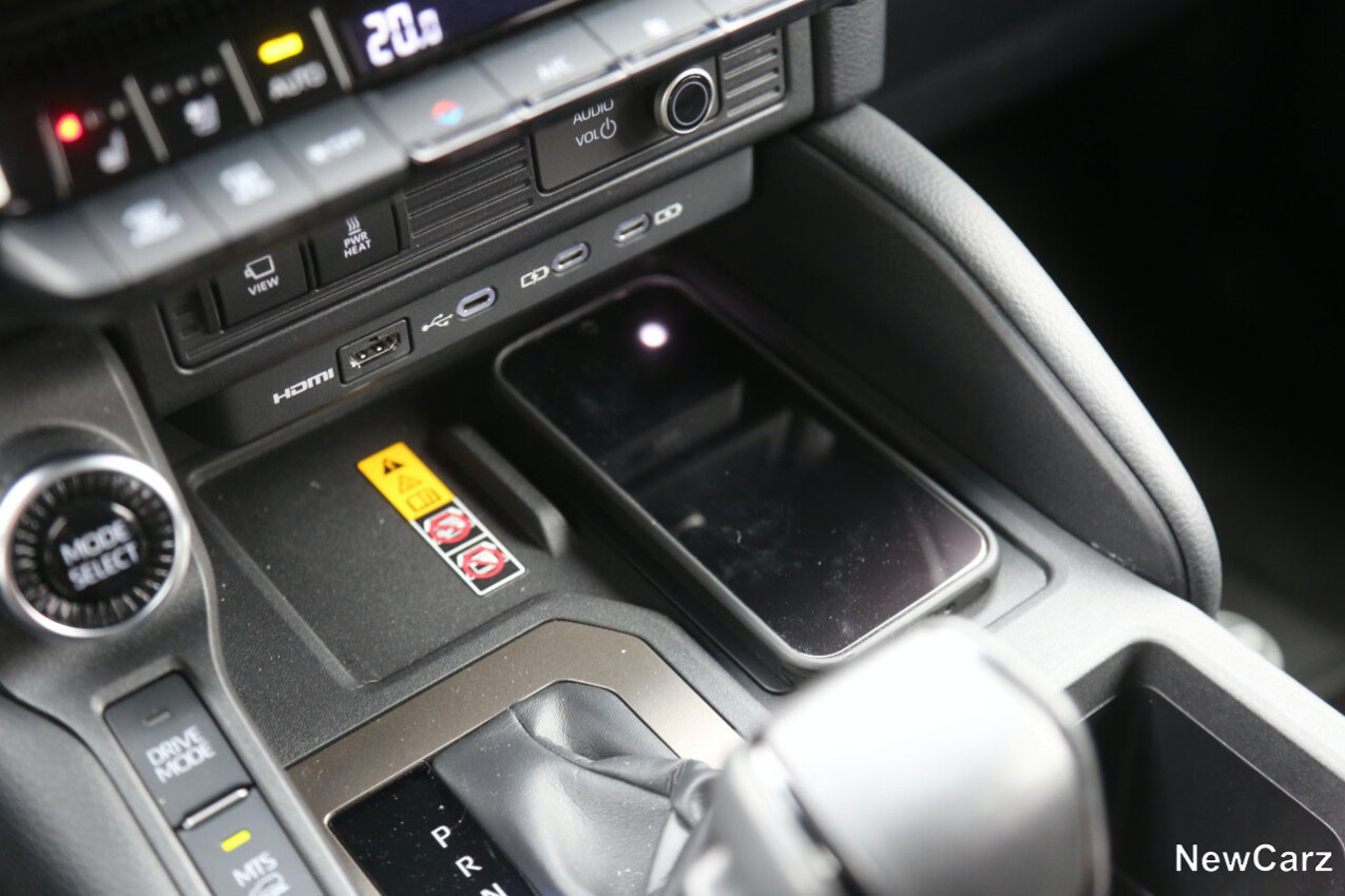 Toyota Land Cruiser Diesel induktives Laden