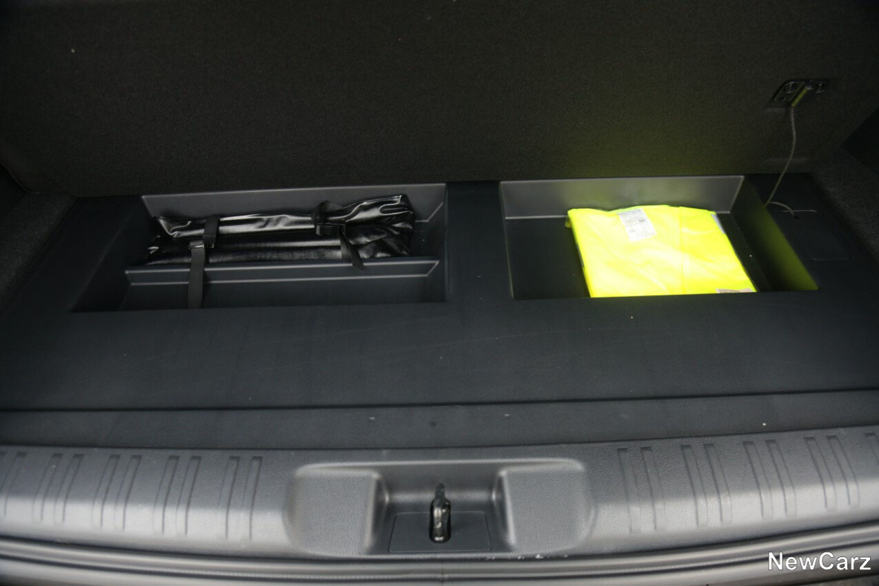 Toyota Land Cruiser Diesel unterm Kofferraum