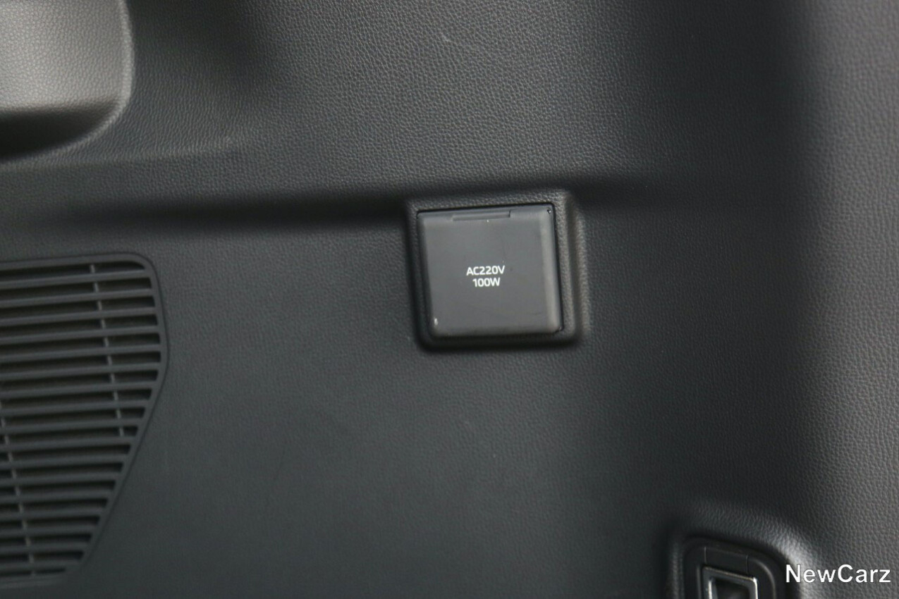 Toyota Land Cruiser Diesel Kofferraum Haushaltsteckdose