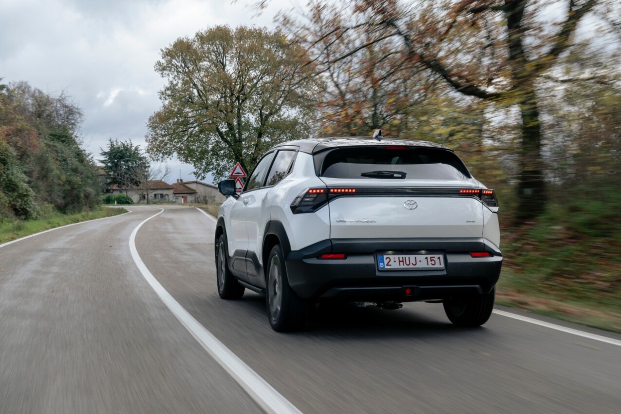 Toyota Urban Cruiser auf Landstraße