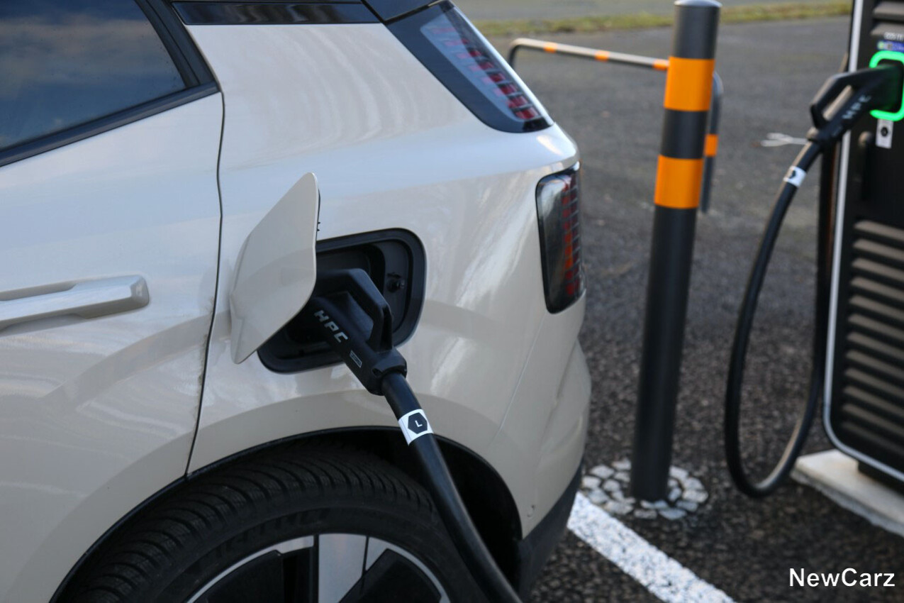 Volvo EX30 Twin Motor Performance Aufladen