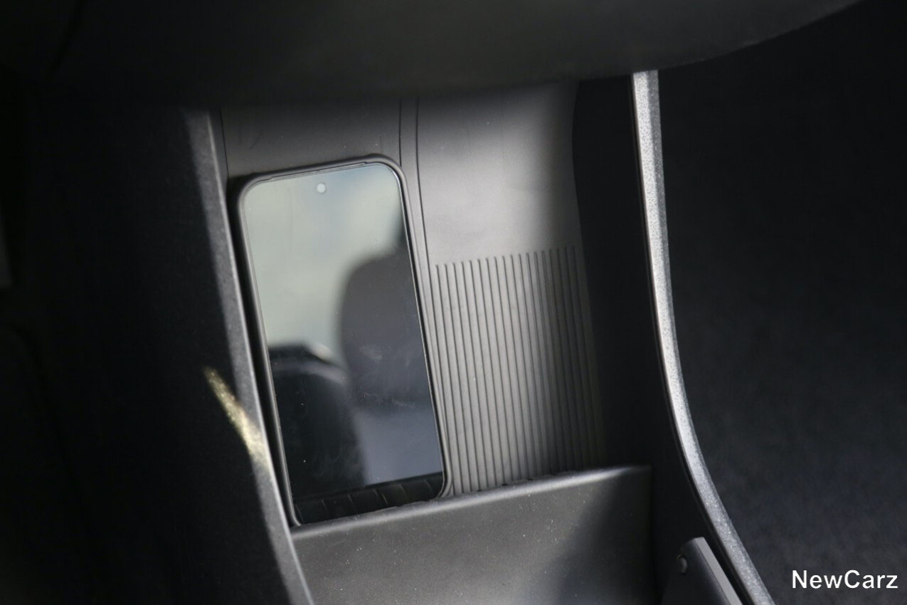 Volvo EX30 Twin Motor Performance kabellos Laden